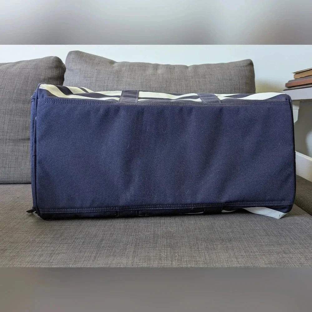 Herschel Dufflebag Navy/White - Picture 6 of 11